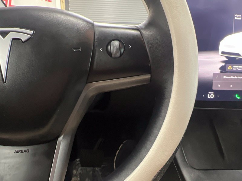 Used 2022  Tesla Long Range image 24