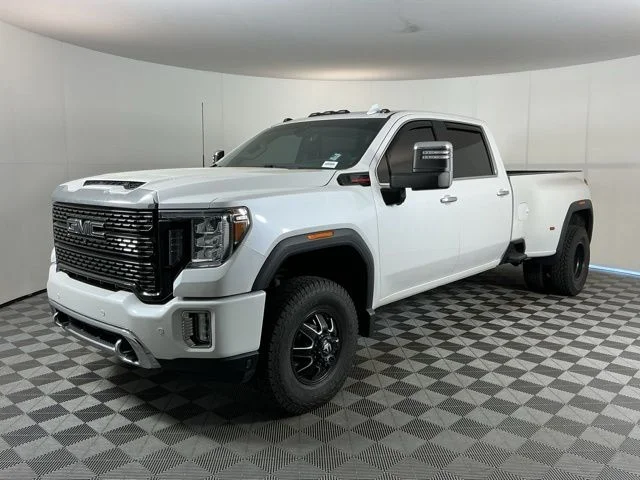 Used 2020 White GMC Denali image 2
