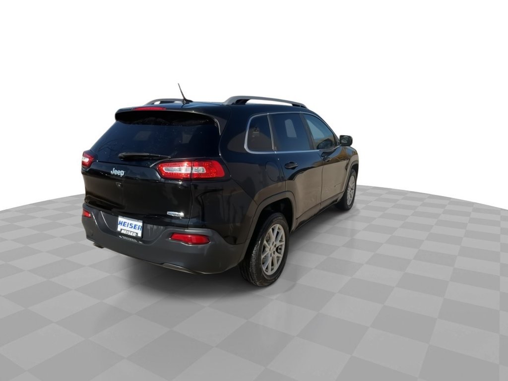 Used 2018 Black Jeep Latitude image 8