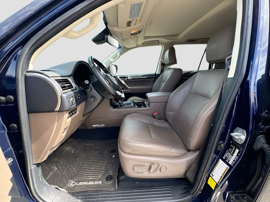 Used 2023 Blue Lexus 460 Luxury image 5