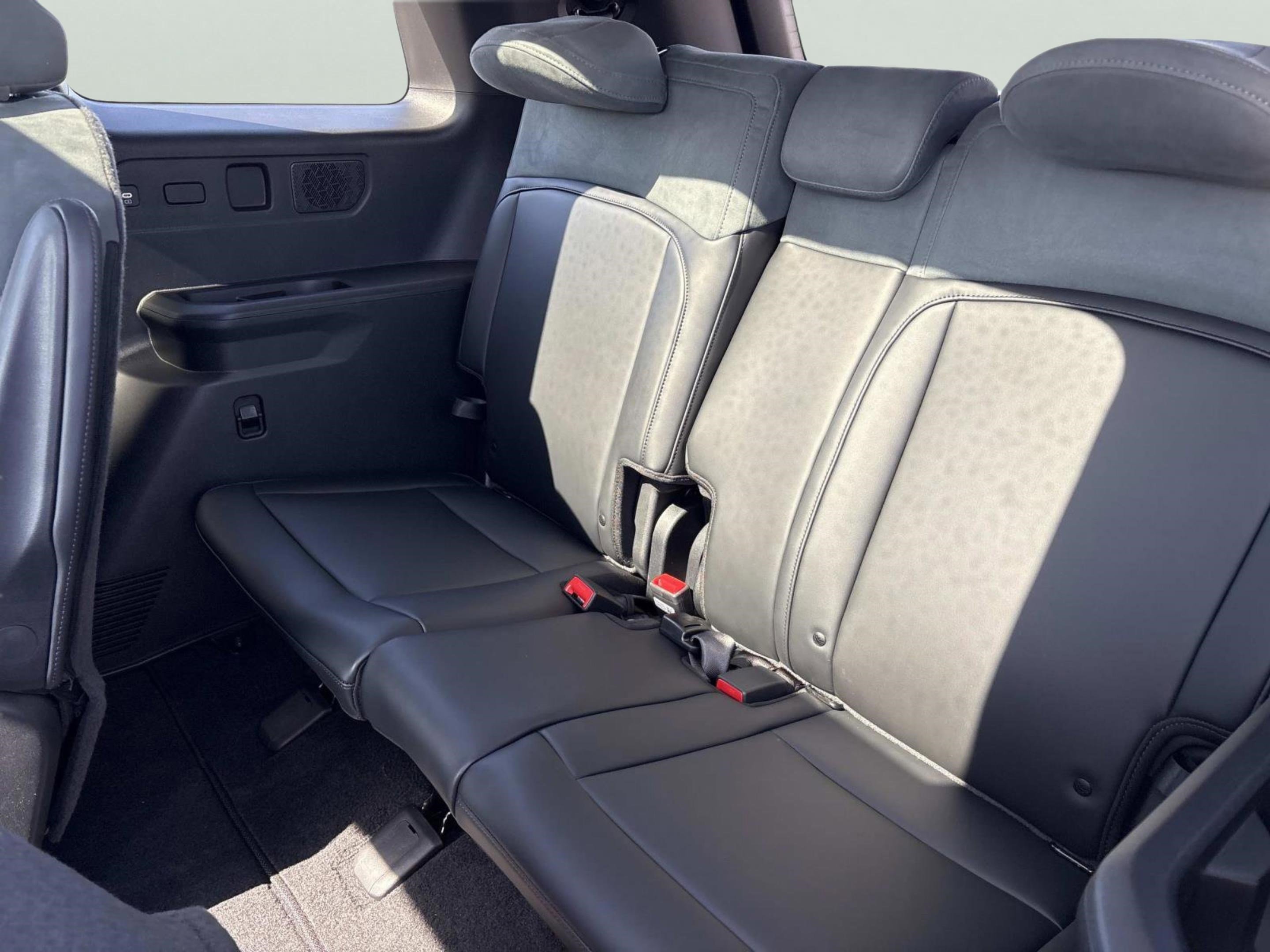 New 2027 Glacial White Pearl Kia X-Pro SX-Prestige image 19