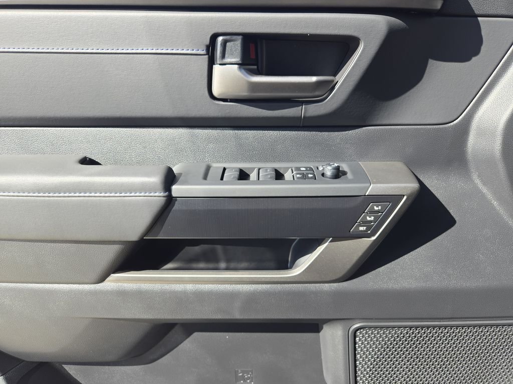 2026 Toyota Tundra Platinum - Photo 18