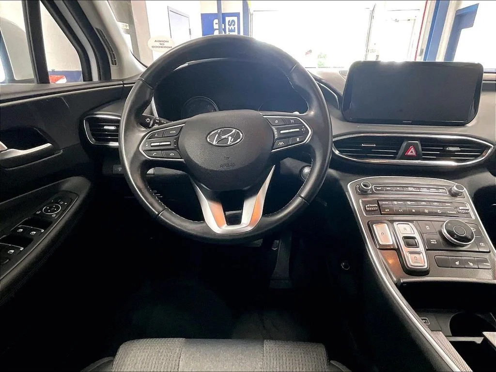 Used 2023 White Hyundai SEL image 17