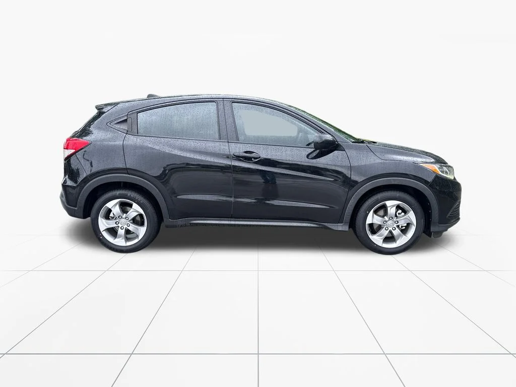 Certified Used 2022 Crystal Black Pearl Honda LX image 9