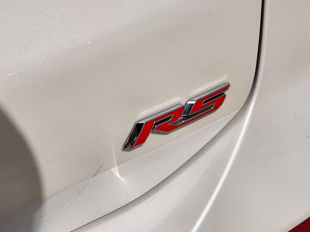 Used 2022 Iridescent Pearl Tricoat Chevrolet RS image 14
