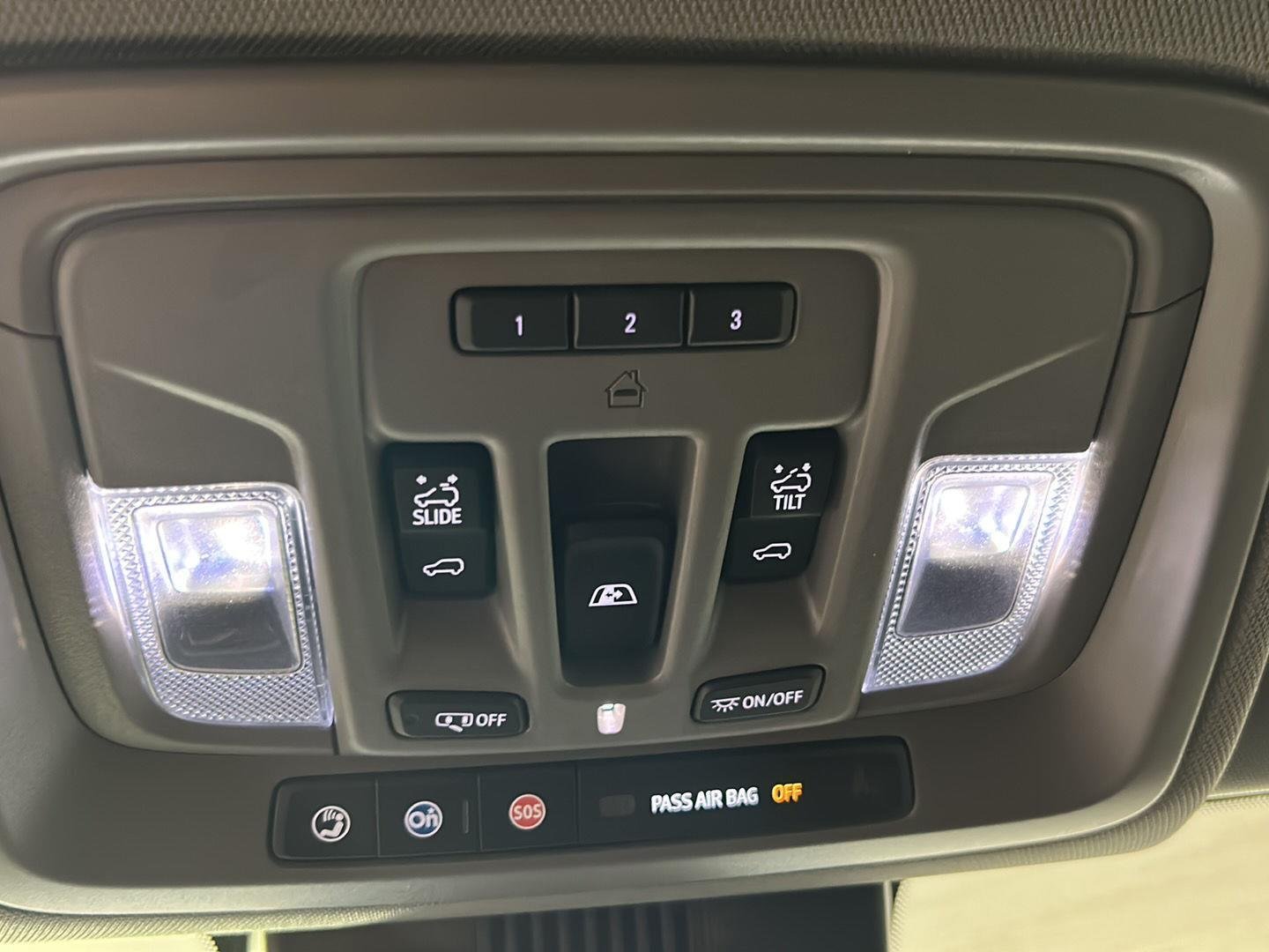 Used 2025 Onyx Black GMC Denali image 35