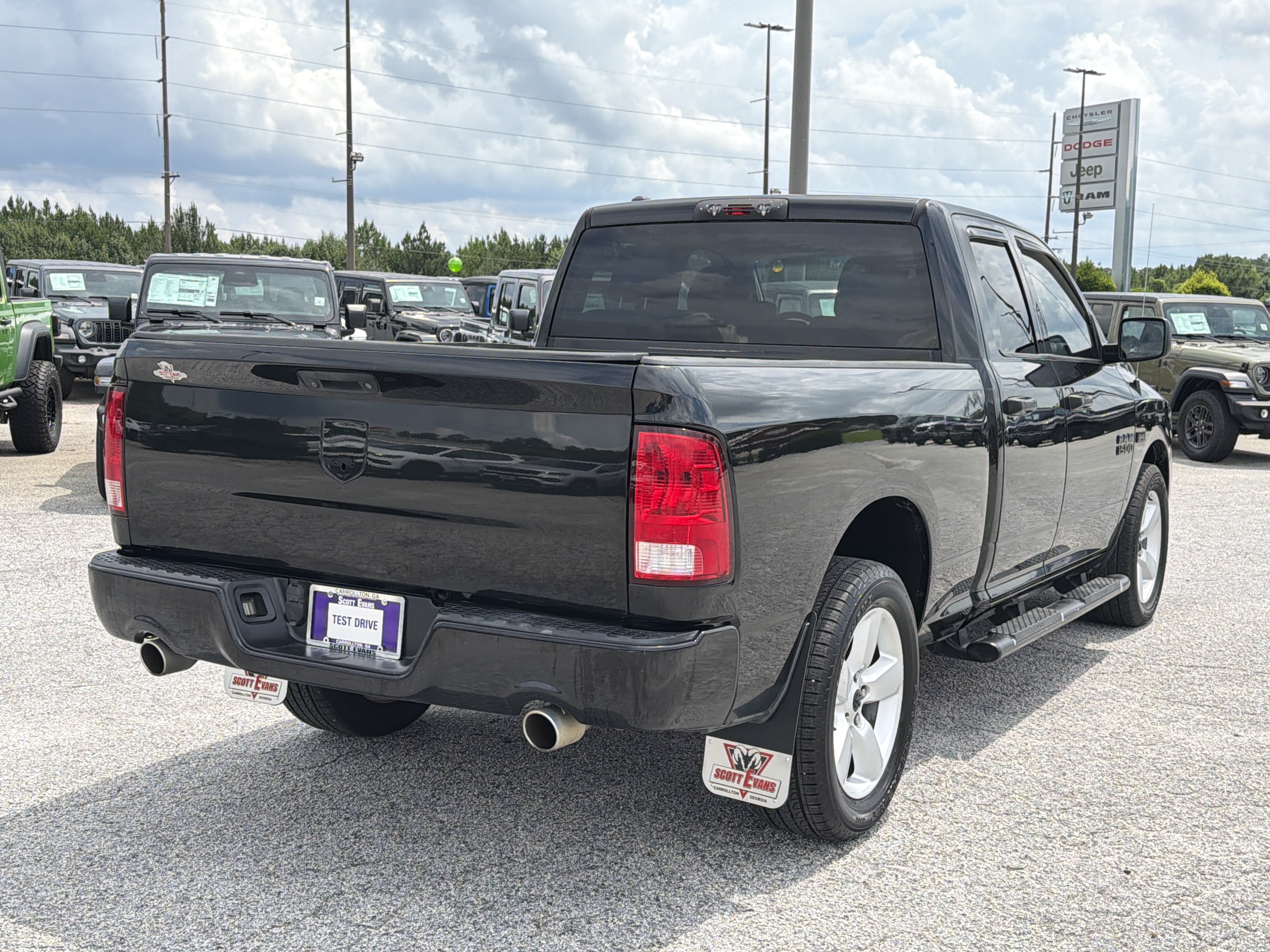 Used 2016 Brilliant Black Crystal Pearlcoat Ram Tradesman image 8