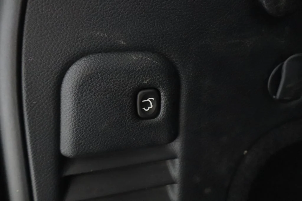 Certified Used 2020 Gray Jeep Limited image 24