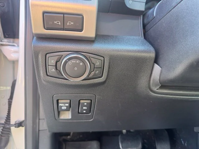 Used 2019 White Platinum Clearcoat Metallic Ford Platinum image 18