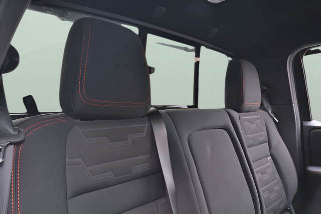 Used 2023 White Nissan PRO-4X image 19