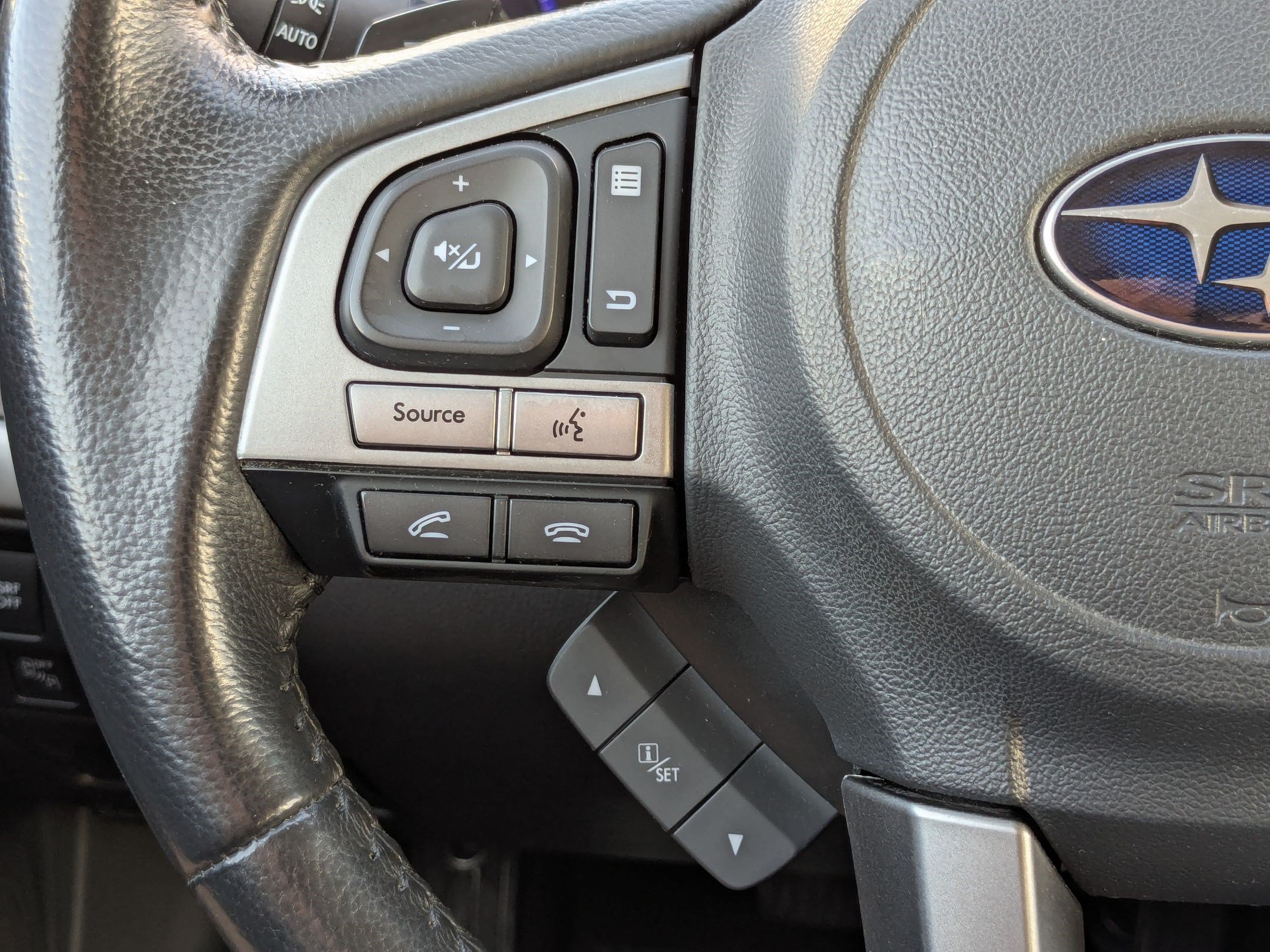 Used 2017 Carbide Gray Metallic Subaru Limited image 19