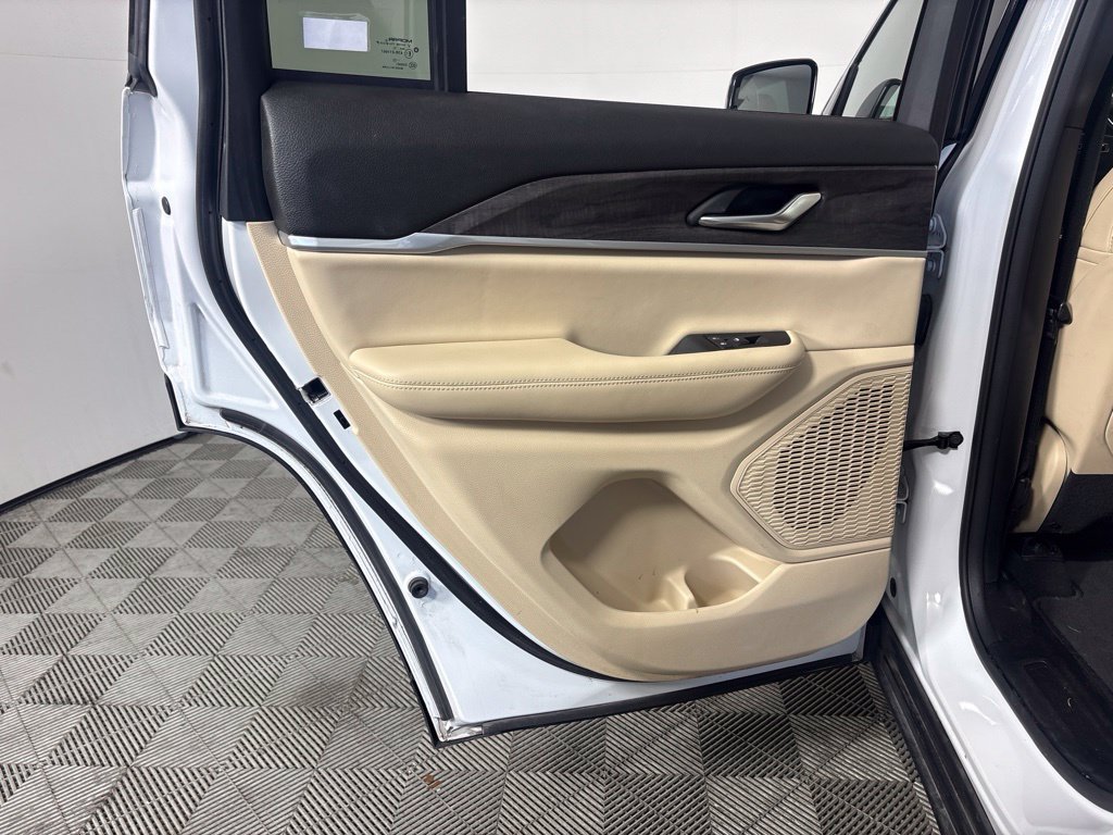 Used 2024 White Jeep Limited image 15