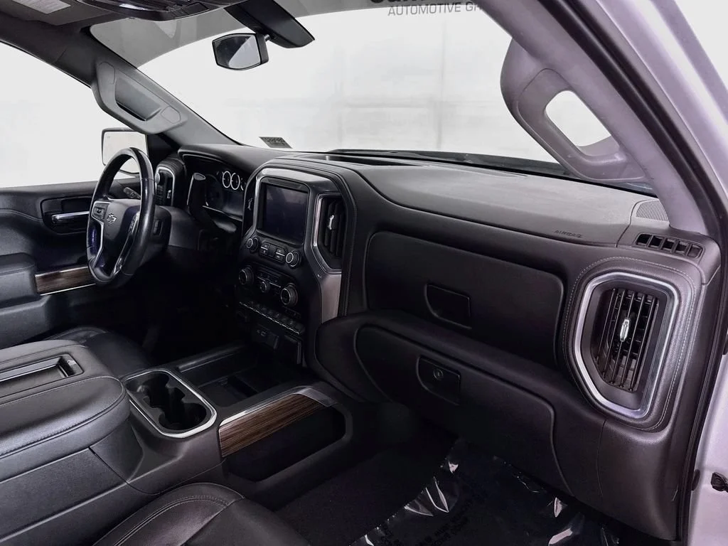 Used 2019 SILVER ICE METALLIC Chevrolet LT Trail Boss image 29