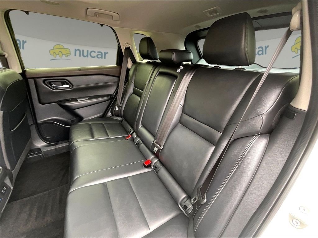 Used 2023 Pearl White Nissan SL image 15