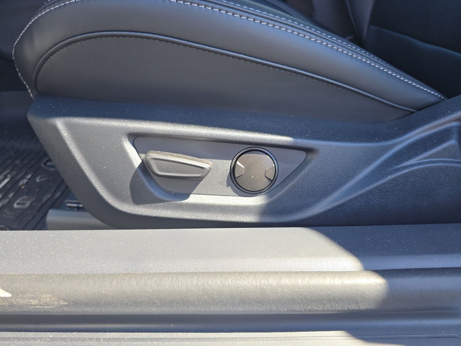 New 2025 Iconic Silver Metallic Ford EcoBoost Premium image 13