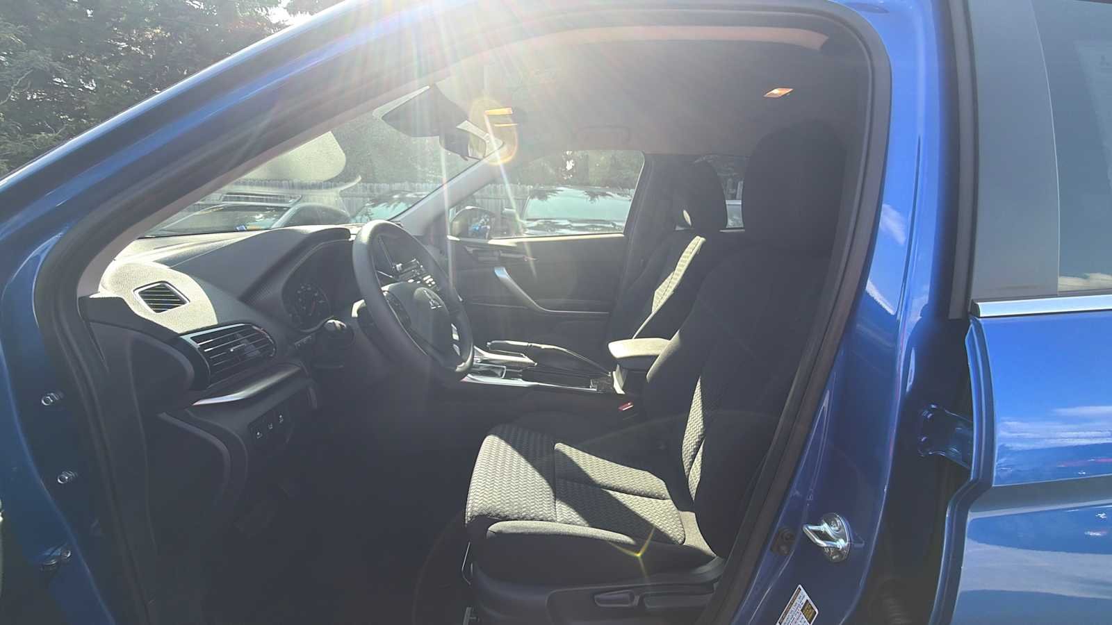 New 2026 Lightning Blue Metallic Mitsubishi LE 1.5T S-AWC image 11