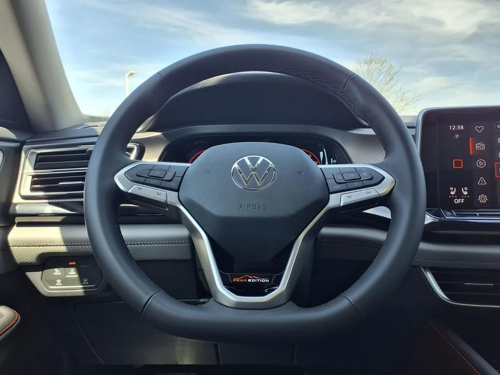 New 2026 Avocado Green Pearl Volkswagen Peak Edition image 12