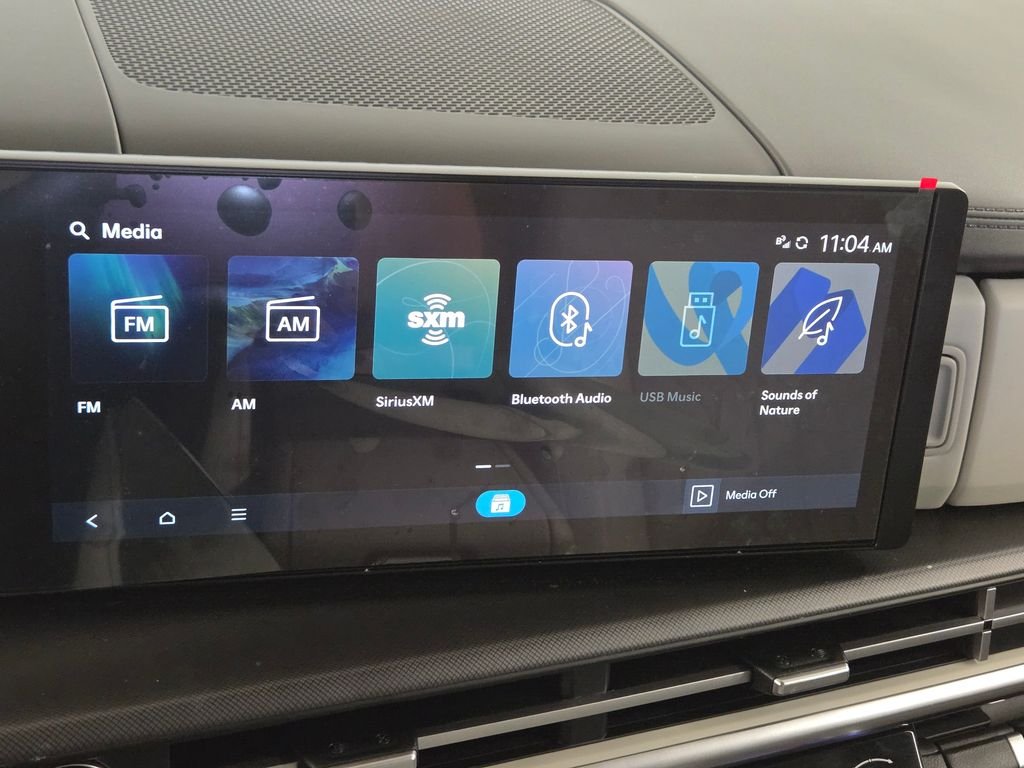 Used 2025 White Hyundai SEL image 24
