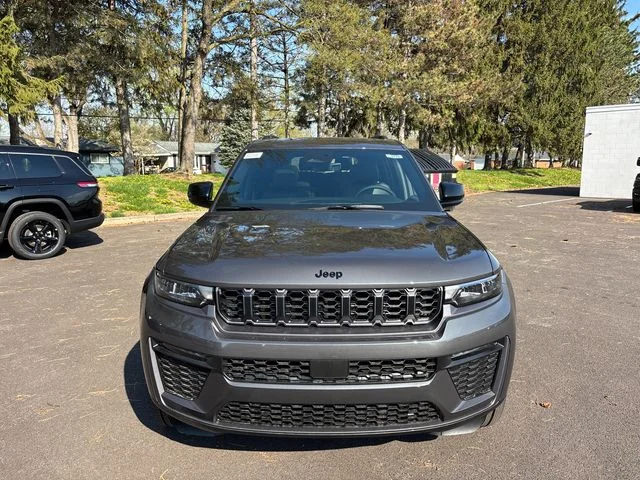 New 2026 Baltic Gray Metallic Clear-Coat Exterior Paint Jeep Limited image 5