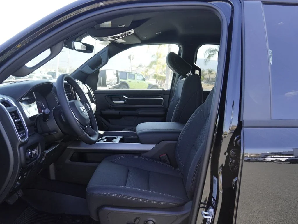 New 2026 Diamond Black Crystal Pearl-Coat Exterior Paint RAM Big Horn/Lone Star image 20