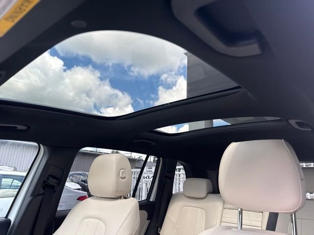 Used 2021  Mercedes-Benz GLB 250 image 12