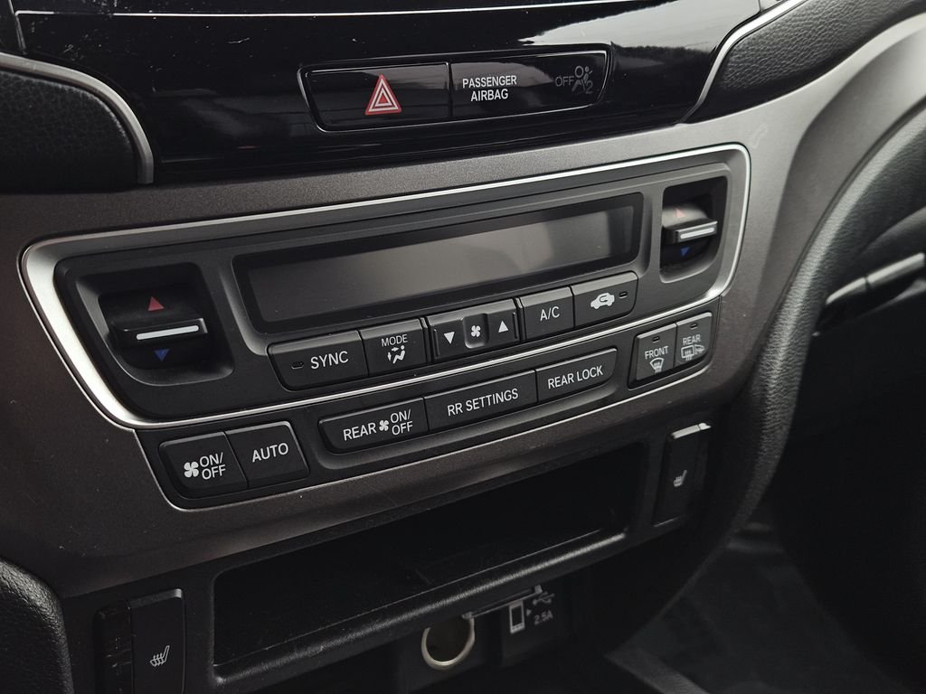 Used 2021  Honda EX-L image 20
