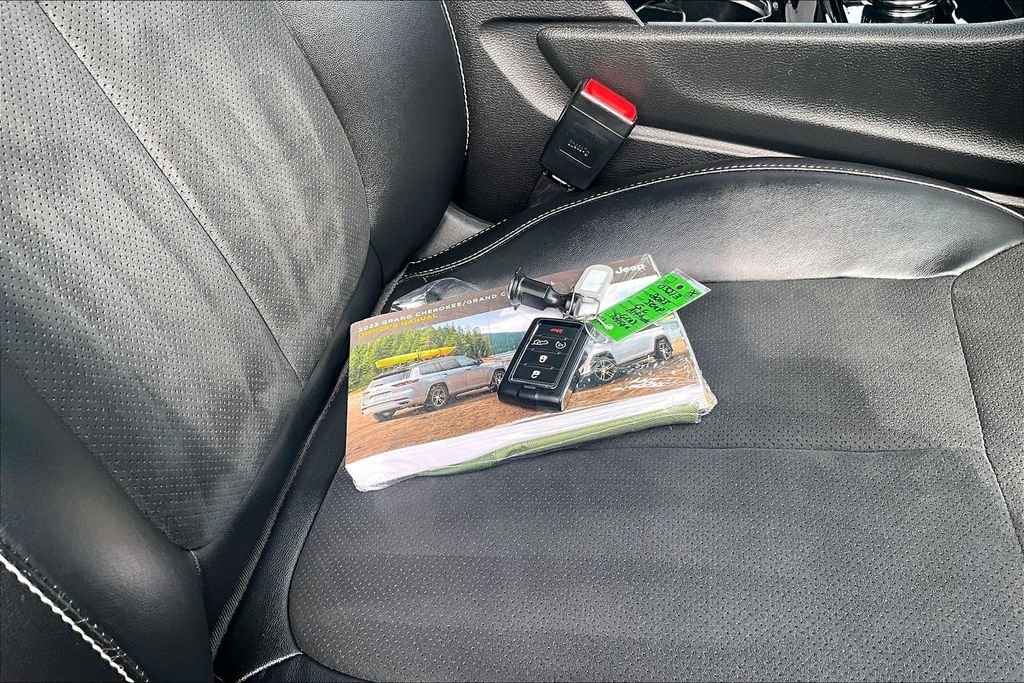 2023 Jeep Grand Cherokee Altitude - Photo 11