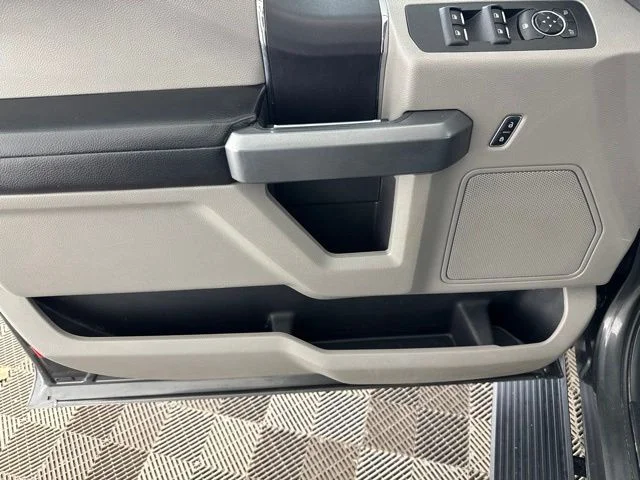 Used 2018 Gray Ford XLT image 21