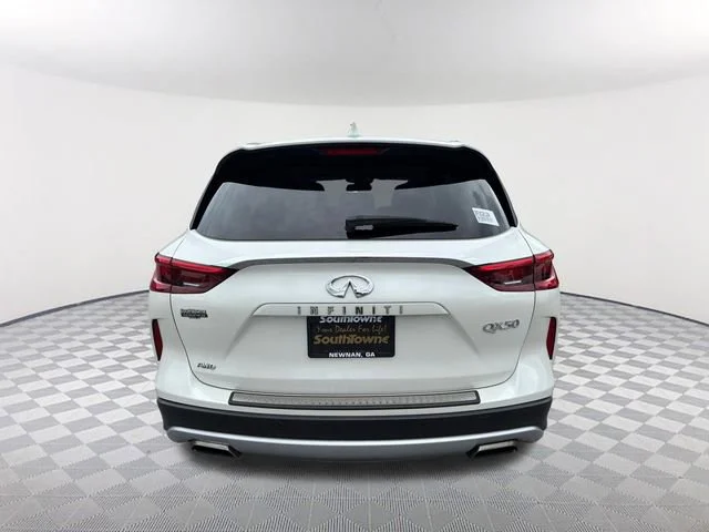 Used 2020 White INFINITI ESSENTIAL AWD image 6