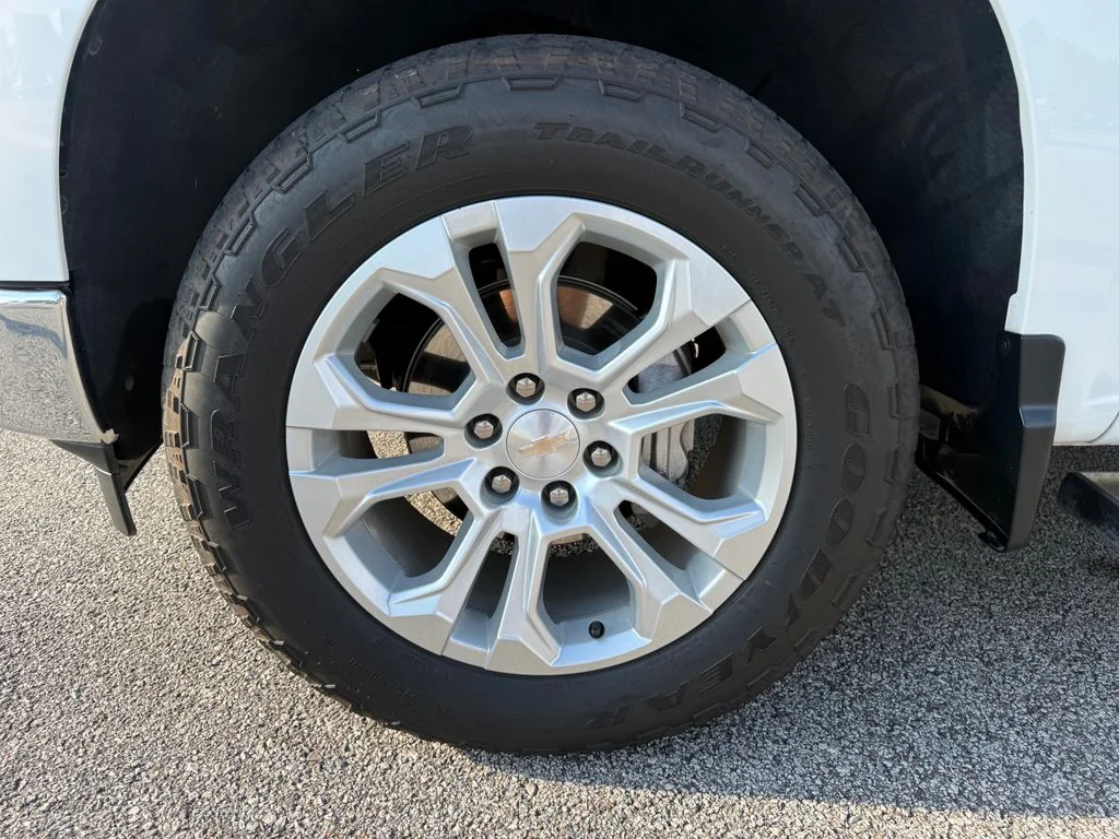 Used 2023 White Chevrolet LTZ image 25