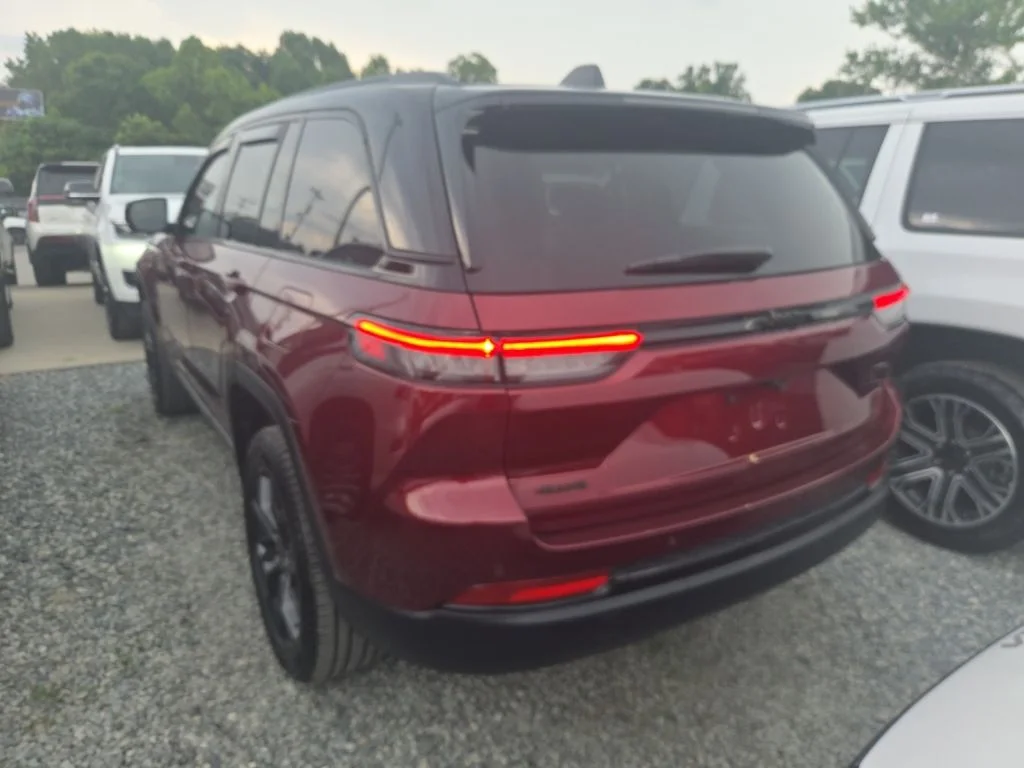 Used 2025 Red Jeep Limited image 5