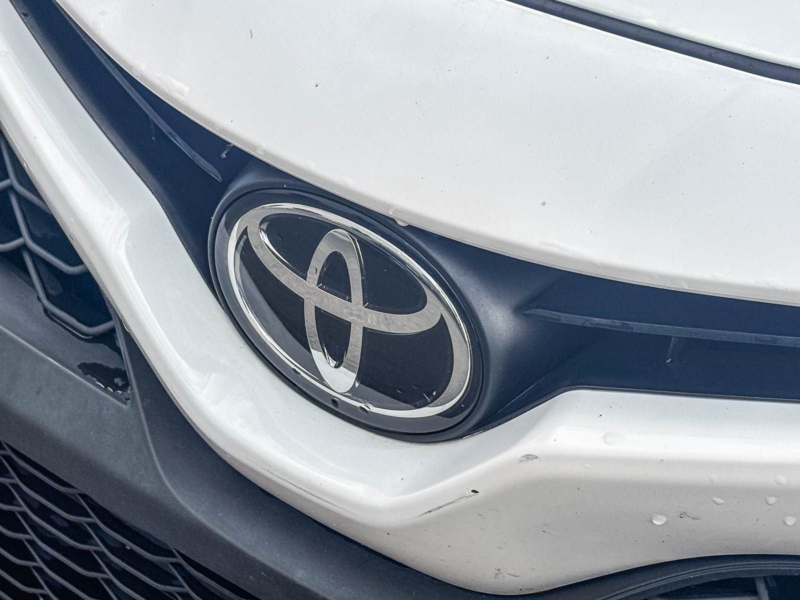 Used 2024 Ice Cap Toyota SE image 7