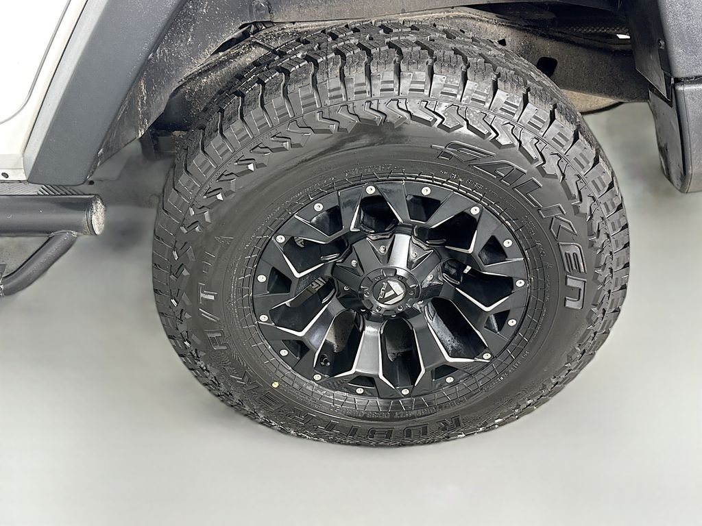 Used 2015 White Jeep Unlimited Sport image 23