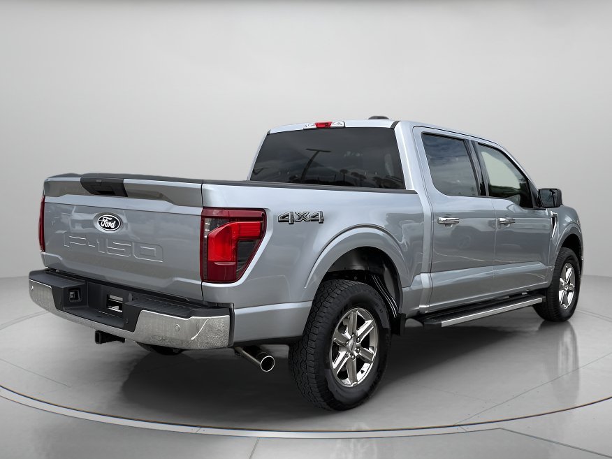 Used 2025 Silver Metallic Ford XLT image 3