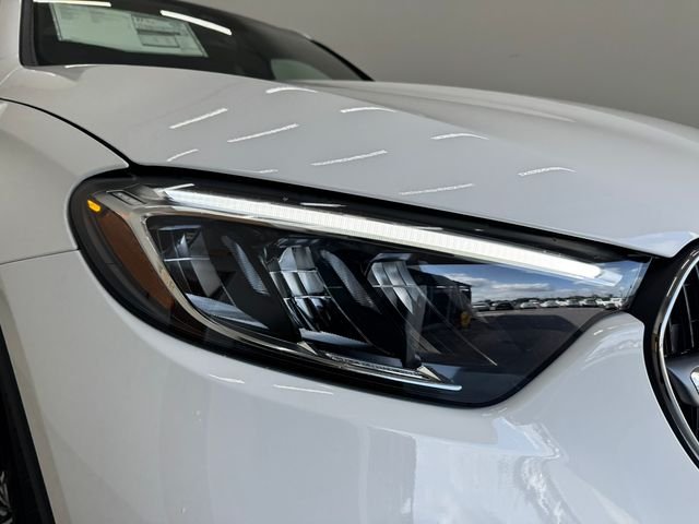 New 2026 Polar White Mercedes-Benz GLC 300 image 34
