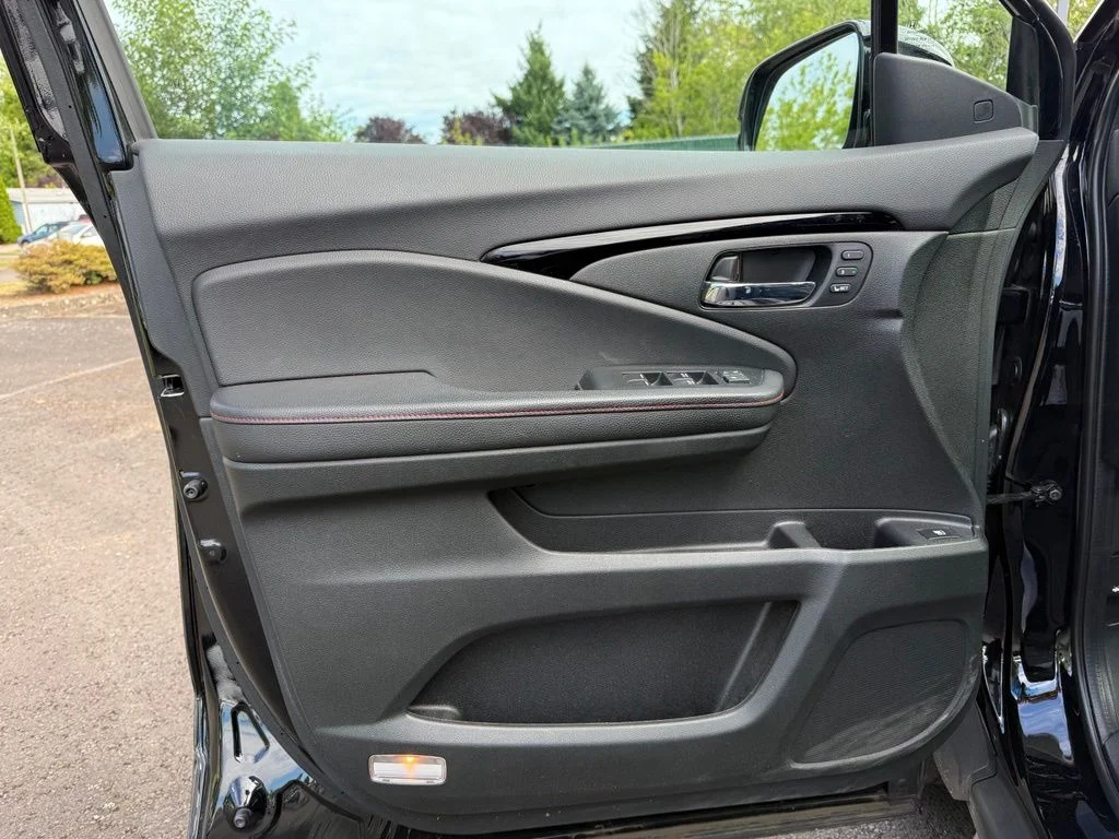 Used 2021 Crystal Black Pearl Honda Black Edition image 20