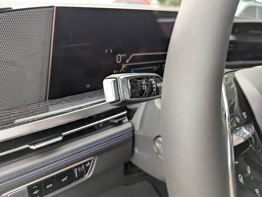 2026 Cadillac Escalade IQL Luxury - Photo 37