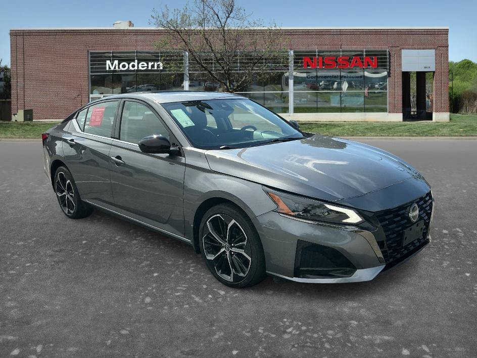 Certified Used 2024 Gun Metallic Nissan 2.5 SR image 5