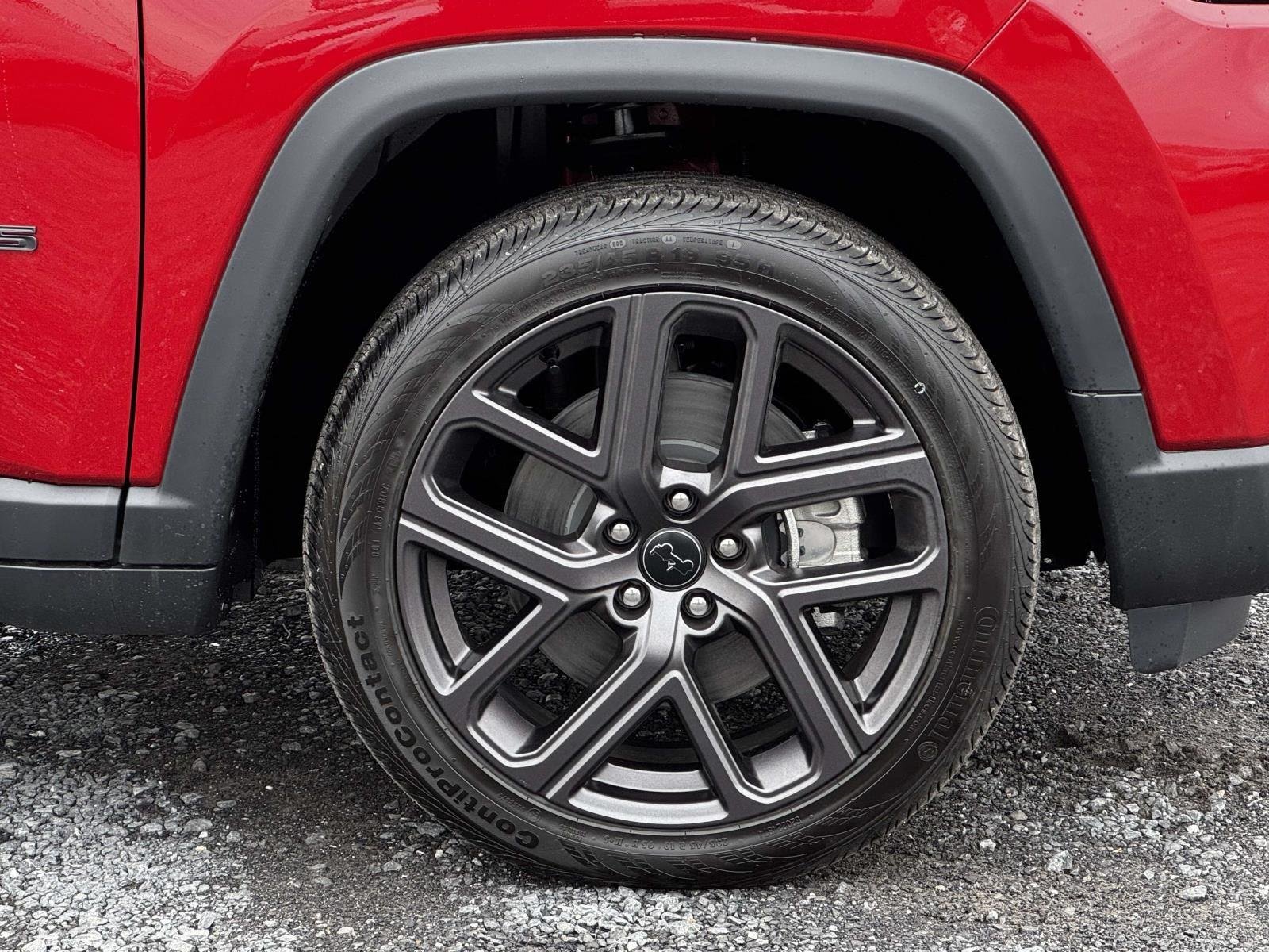 New 2026 Red Hot Pearlcoat Jeep Latitude Altitude image 26
