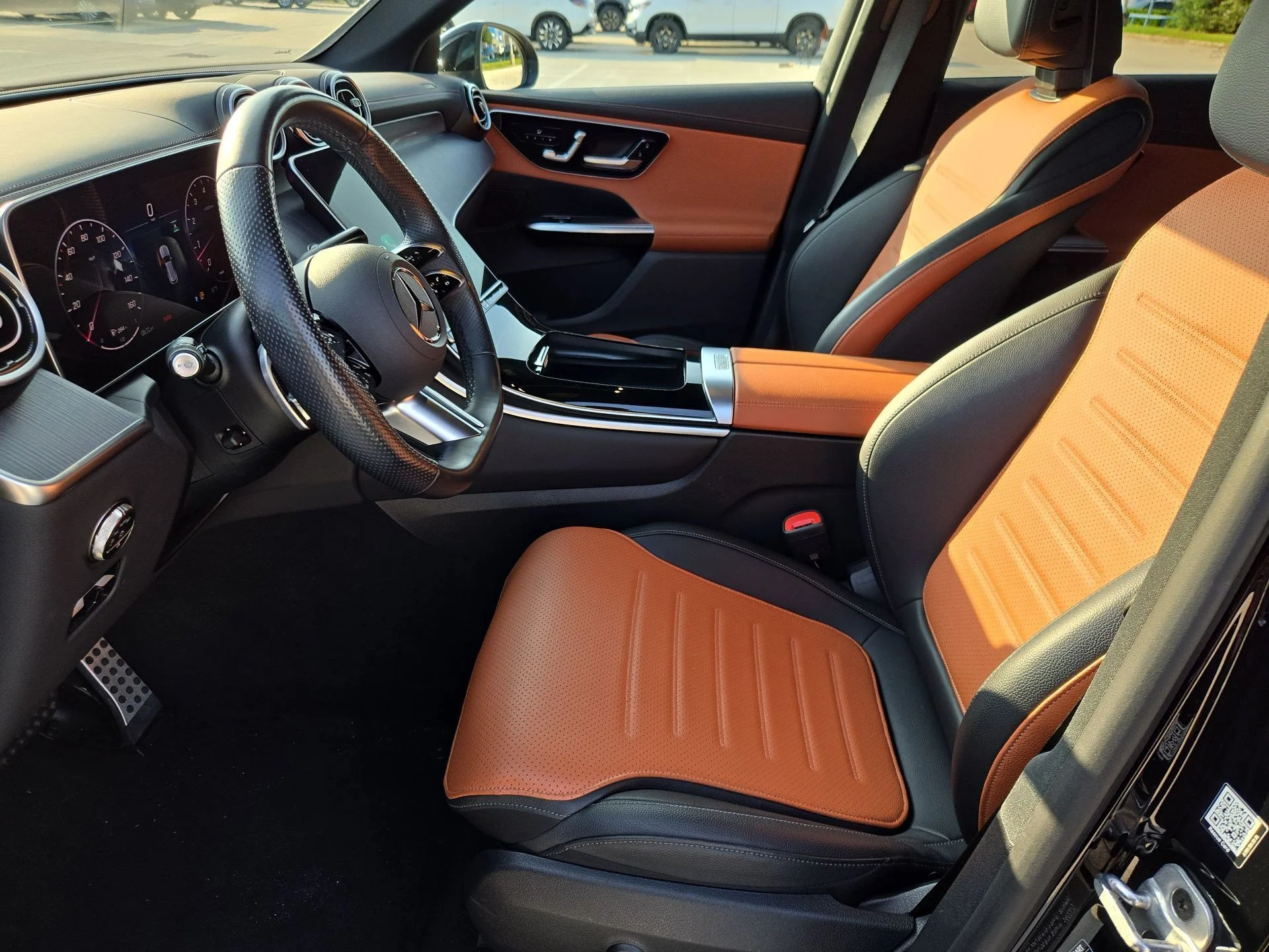 Used 2025 Black Mercedes-Benz GLC 300 image 14