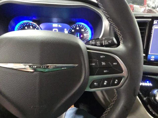 Used 2024 Black Chrysler Touring L image 15