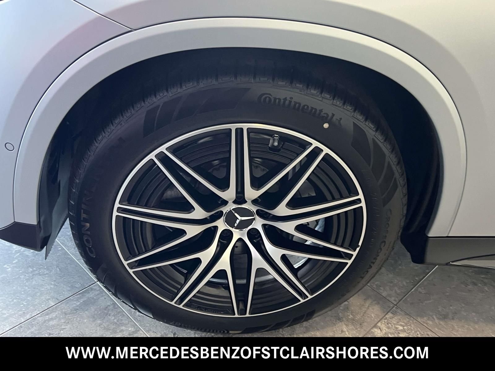 New 2026 MANUFAKTUR Cirrus Silver Magno Mercedes-Benz AMG® GLC 43 4MATIC® SUV image 11