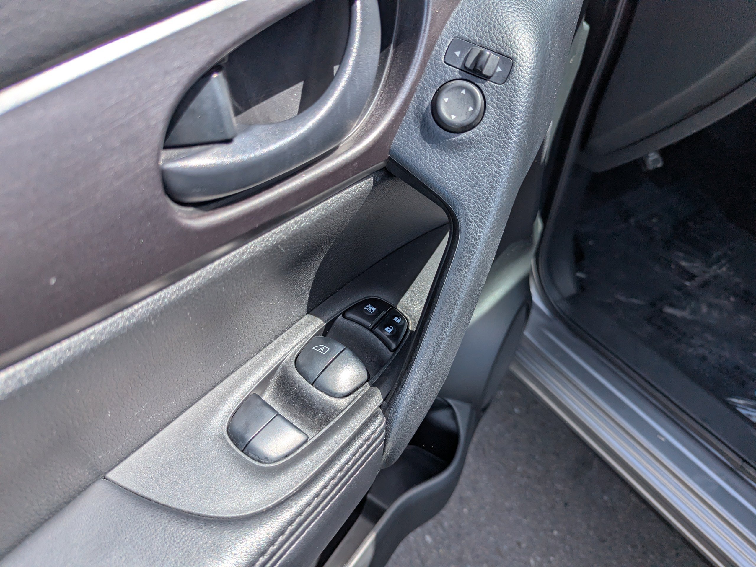 2020 Nissan Rogue Sport S - Photo 11