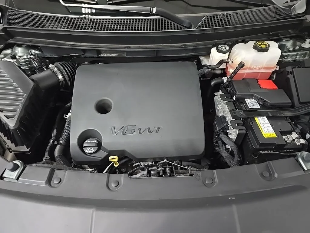 Used 2023 Green Chevrolet LT image 12