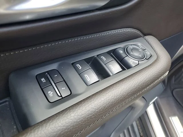 Used 2022 Pearl Beige Metallic GMC Denali image 9