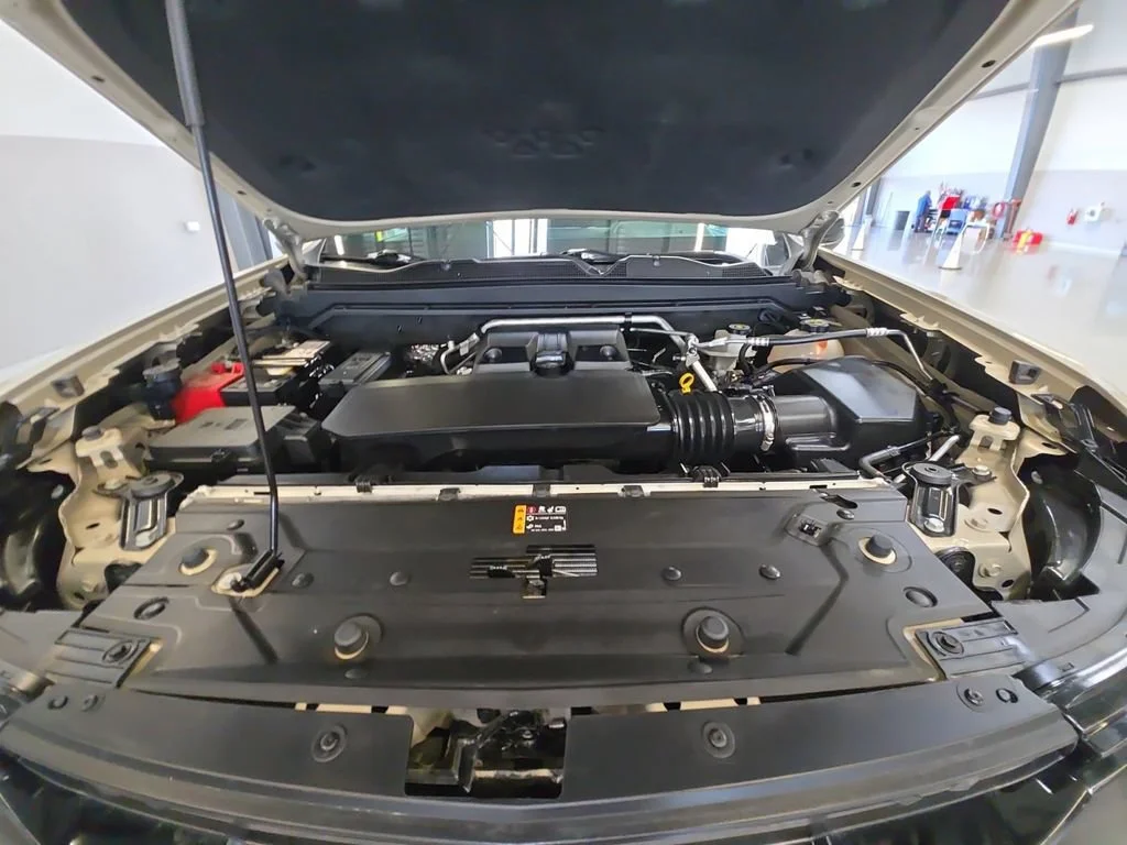 Used 2024 Sand Dune Metallic Chevrolet ZR2 image 24