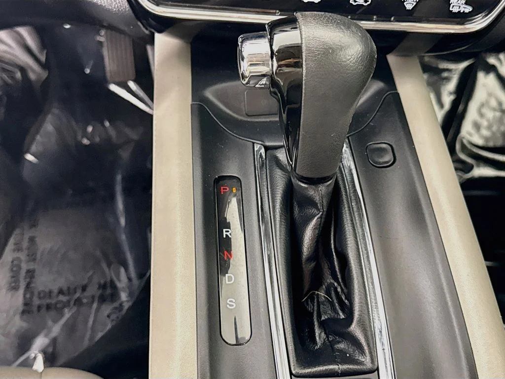 Used 2022  Honda EX-L image 17