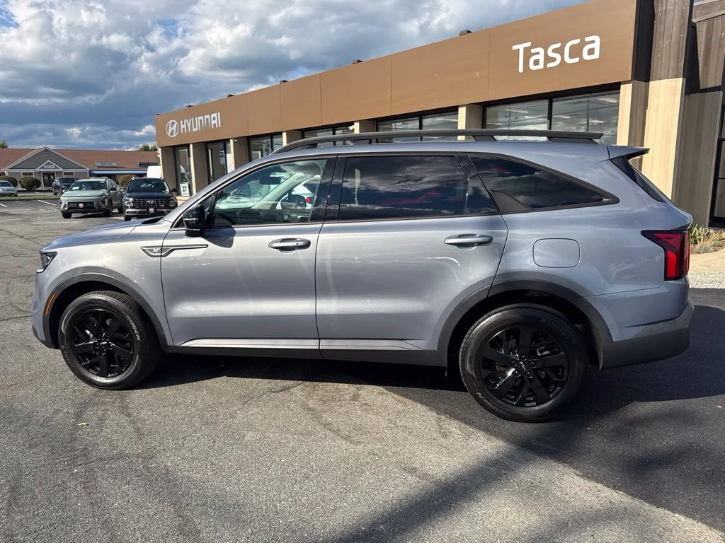 Used 2023 Silver Kia X-Line S image 8