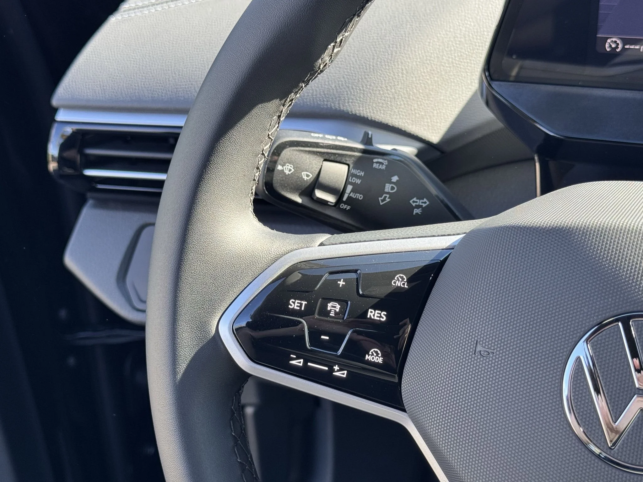 New 2026 Deep Black Pearl Volkswagen Pro image 17