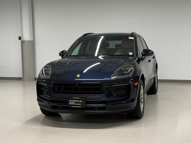 2022 Porsche Macan -'s photo